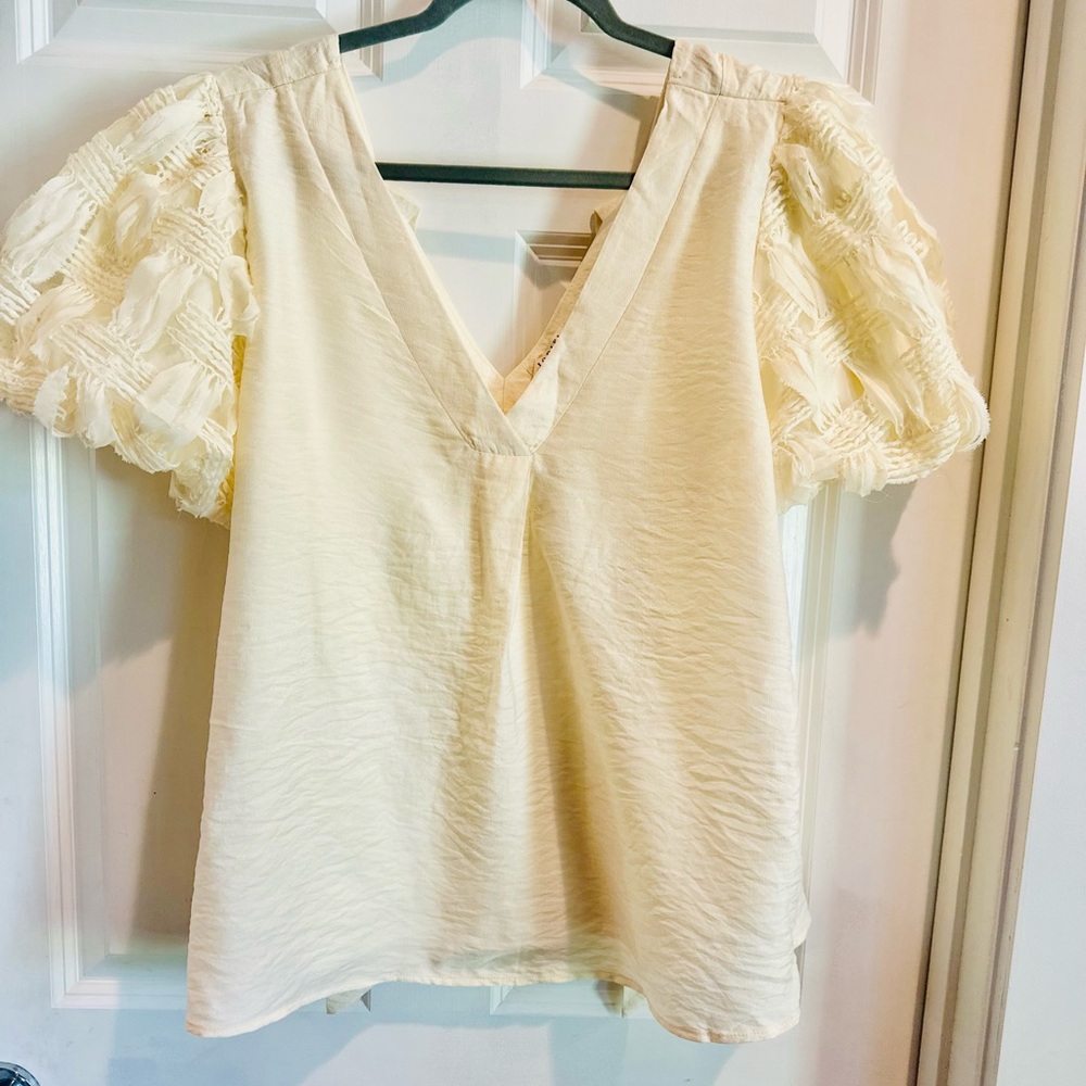 JODIFL Cream Textured Sleeve V-Neck Blouse with Tie Back